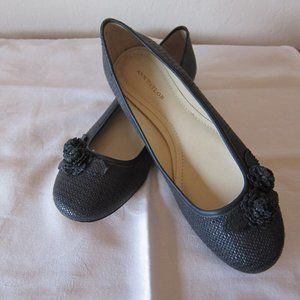 ANN TAYLOR STRAW (NATURAL FIBERS) AND LEATHER FLORAL LOAFERS - BALLET FLAT - 7M